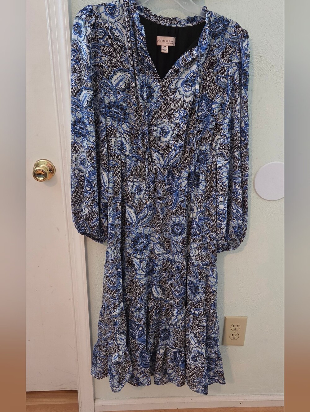 philosophy Blue Floral V-Neck Long Sleeve Dress